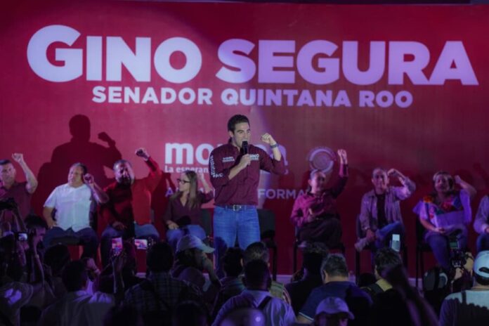Rinde Gino Segura asamblea informativa ante más de 9 mil personas en Chetumal