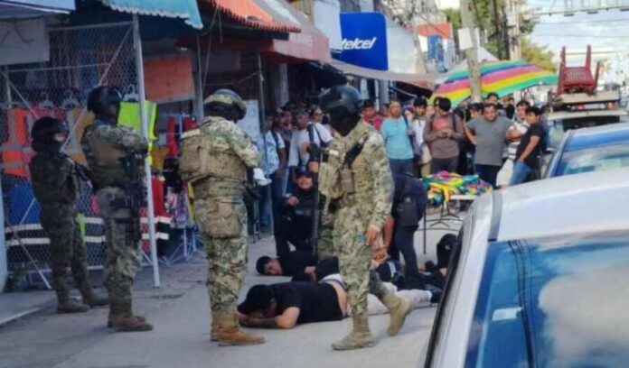 Detienen a tres sujetos que iban a anexar a un joven en Cancún; los acusaron de secuestro. Mégico mágico sin duda.