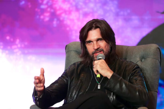 Cantante Juanes alza la voz por los migrantes en el Festival de Viña del Mar en Chile