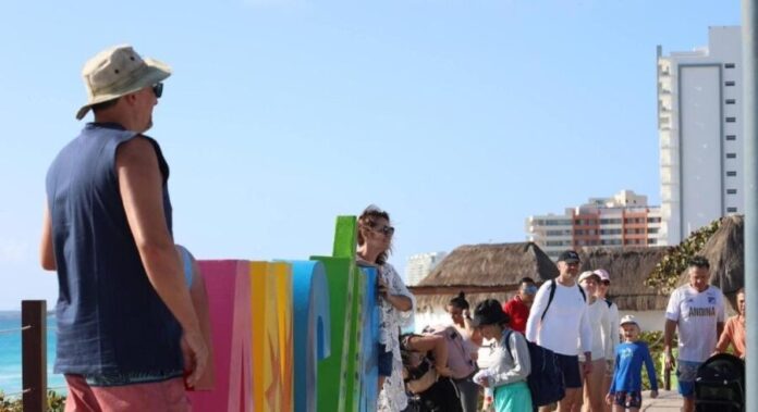 La actividad turística en el Caribe Mexicano opera con normalidad y se mantiene con alta afluencia, reportan autoridades.