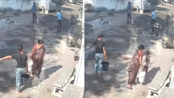 Mujer arroja agua hirviendo a un niño de cinco años en India