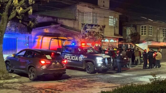 Asesinan a balazos a hombre dentro de su negocio en Toluca, Edomex