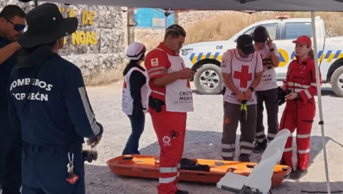 Rescatan a una senderista que cayó por un barranco en Torreón, Coahuila