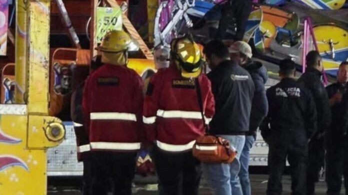 Muere joven tras caer de un juego mecánico en feria de Huauchinango, Puebla