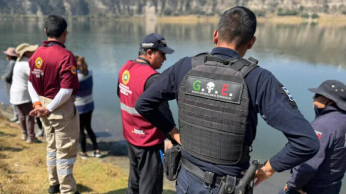 Mujer muere ahogada en una laguna en Puebla.