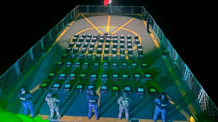 Aseguran dos toneladas de cocaína abandonadas en altamar frente a las costas de Acapulco, Guerrero