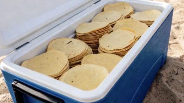 Advierte Profeco de sanciones económicas por vender tortillas en hieleras y motos