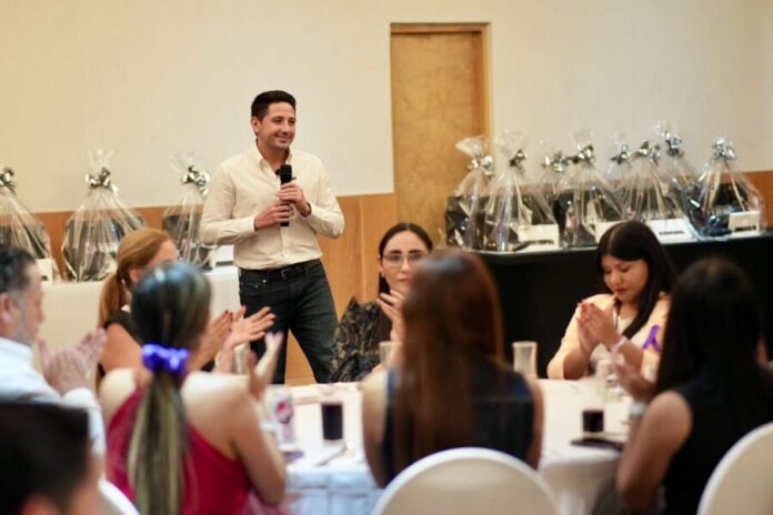 Renán Sánchez Tajonar encabeza actividades del Congreso en el marco del Parlamento de Mujeres de Quintana Roo.