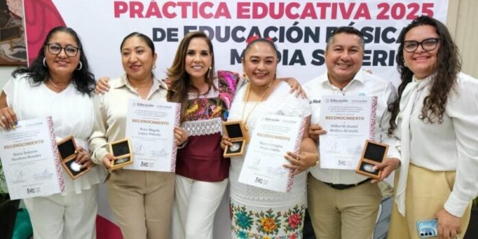 El magisterio es parte fundamental de la historia de Quintana Roo, destacó la gobernadora Mara Lezama este día.