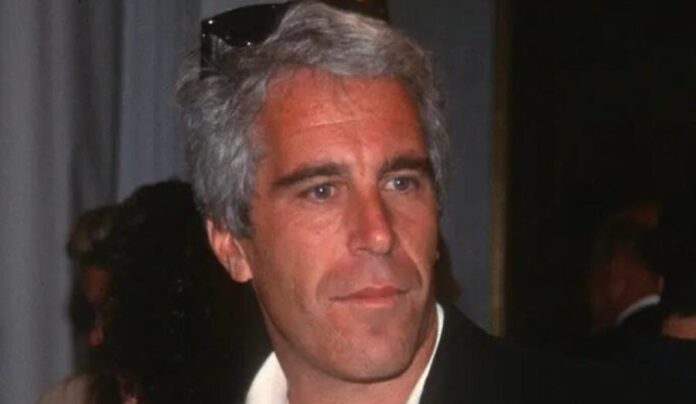 Comparece el contador de Jeffrey Epstein para hablar de su riqueza y de sus vínculos con millonarios.