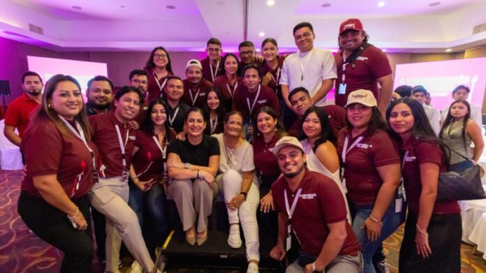Con respaldo de Estefanía Mercado, el foro “Transformación por México” de Patricia Armendáriz inspira a jóvenes de Playa del Carmen