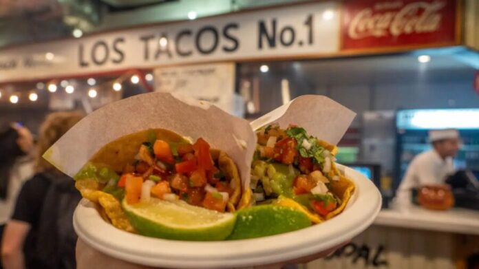 Turista de Alemania demanda a taquería por servir salsa 