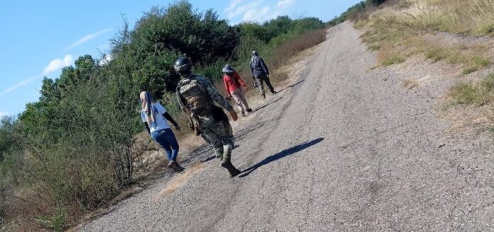 Buscadoras localizan osamenta en zona rural de Tepuche, Sinaloa
