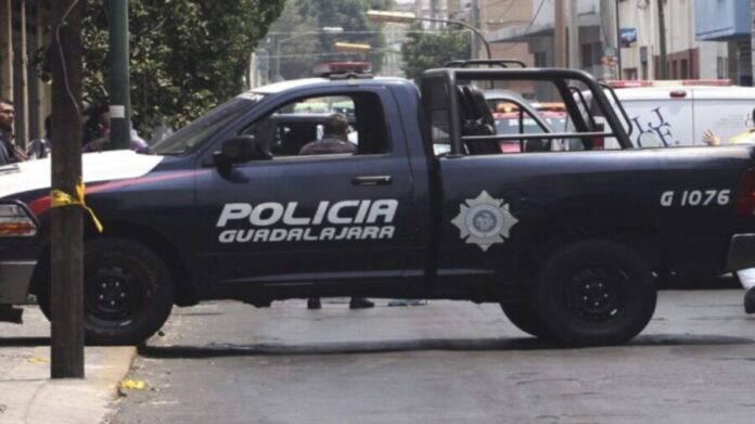 Despojan a automovilista de reloj valuado en 90 mil pesos en Guadalajara, Jalisco
