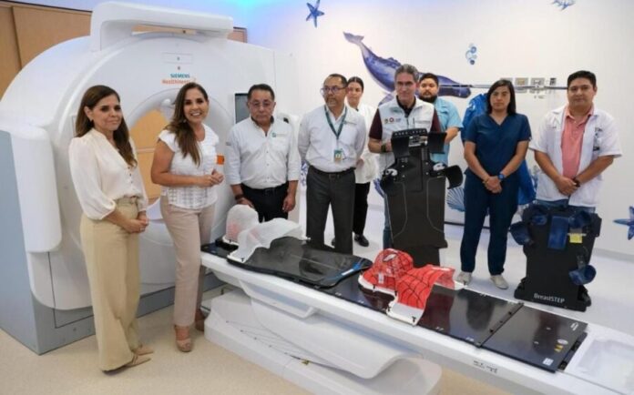 Nuevo tomógrafo simulador moderniza la radioterapia en el Hospital de Oncología de Chetumal, señaló Mara Lezama.