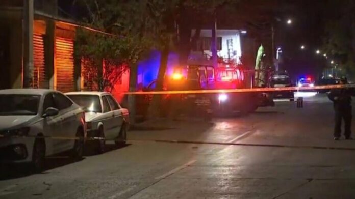 Asesinan a balazos a joven mientras caminaba por calles de Naucalpan, Edomex