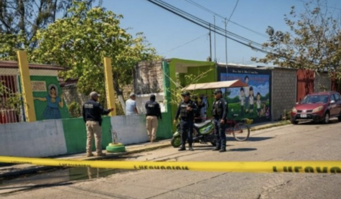 Asesinan a líder mototaxista en pleno festival escolar dentro de un kínder en Oaxaca