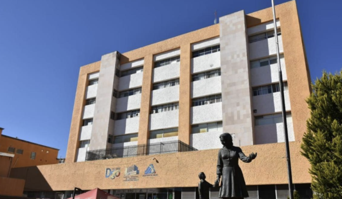 Estudiante de medicina intenta arrojarse desde el quinto piso de un hospital en Durango