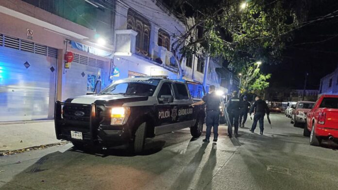 Adulta mayor es atacada con un cristal por su propio hijo en Guadalajara, Jalisco