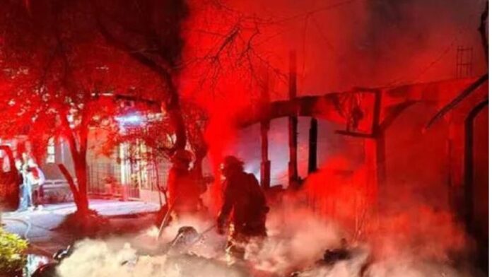 Pareja y su bebé mueren tras incendiarse su jacal en Monclova, Coahuila